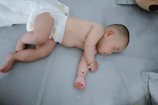昭通宝宝夏天要穿袜子吗